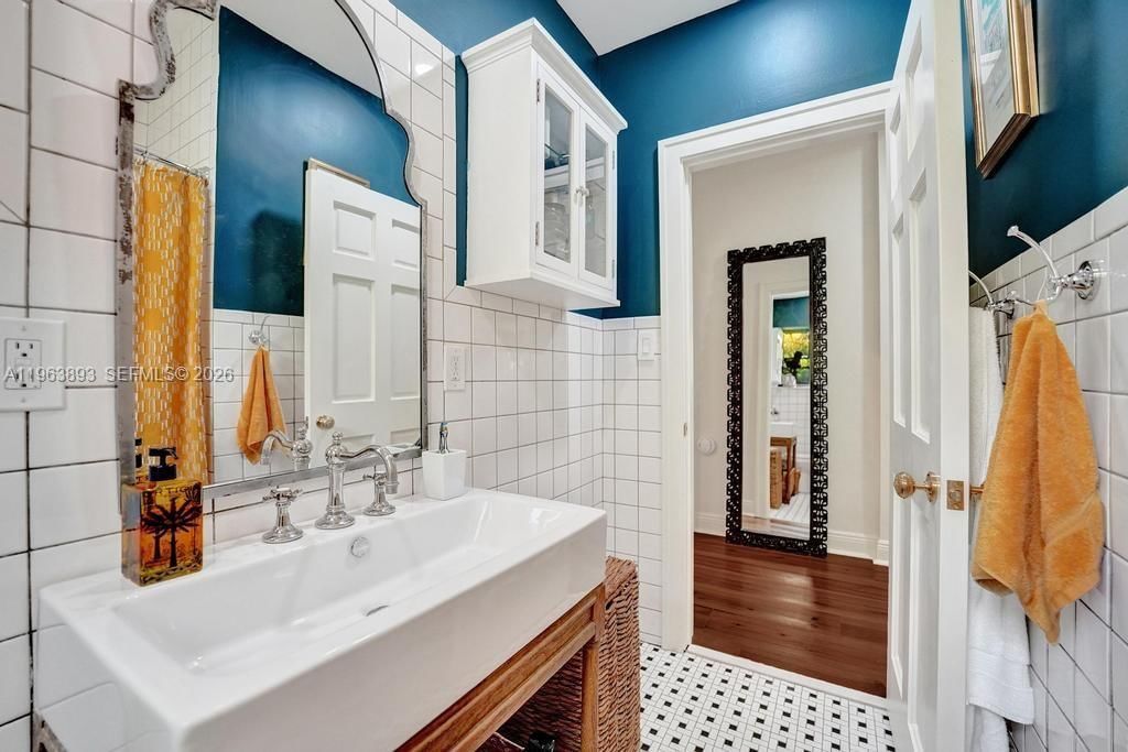 Real estate property located at 1028 Tyler St, Broward, Hollywood Lakes Section, Hollywood, FL