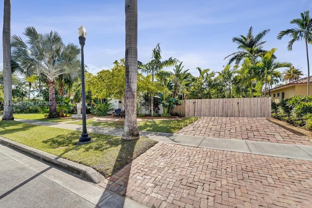Real estate property located at 1028 Tyler St, Broward, Hollywood Lakes Section, Hollywood, FL