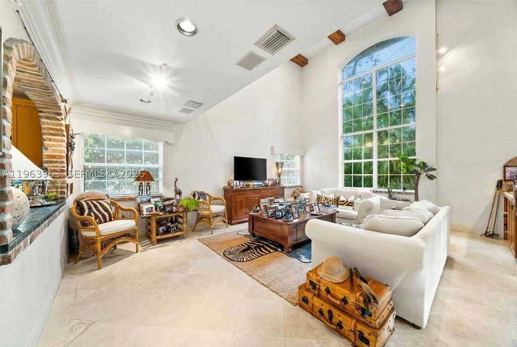 Real estate property located at 1255 Algardi Ave, Miami-dade, Coral Gables Country Club, Coral Gables, FL