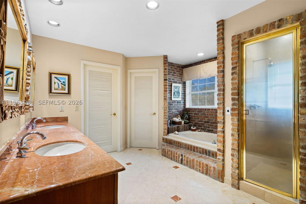 Real estate property located at 1255 Algardi Ave, Miami-dade, Coral Gables Country Club, Coral Gables, FL