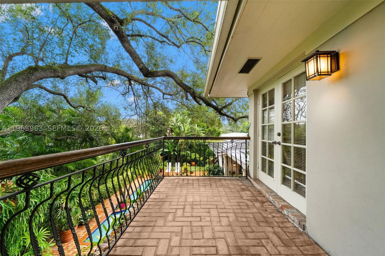 Real estate property located at 1255 Algardi Ave, Miami-dade, Coral Gables Country Club, Coral Gables, FL