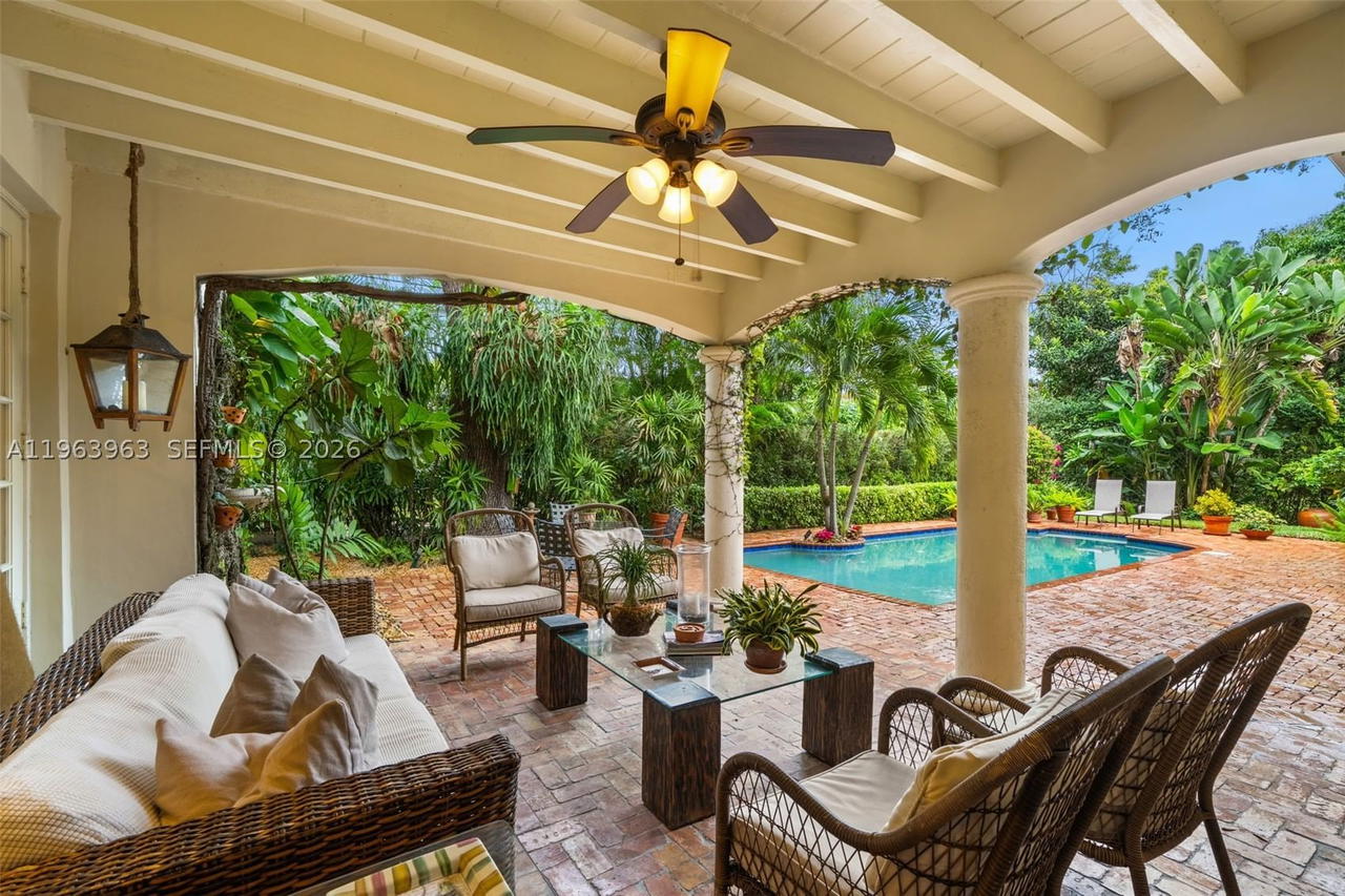 Real estate property located at 1255 Algardi Ave, Miami-dade, Coral Gables Country Club, Coral Gables, FL