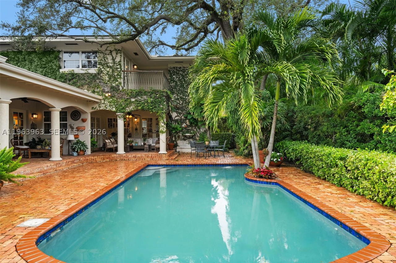 Real estate property located at 1255 Algardi Ave, Miami-dade, Coral Gables Country Club, Coral Gables, FL