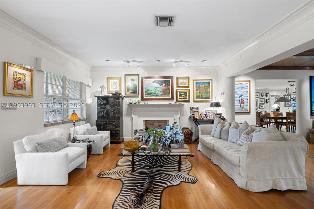 Real estate property located at 1255 Algardi Ave, Miami-dade, Coral Gables Country Club, Coral Gables, FL
