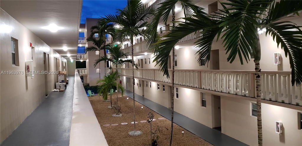 Real estate property located at 410 2nd St #210, Broward, Fourth Gulfstream Garden, Hallandale Beach, FL