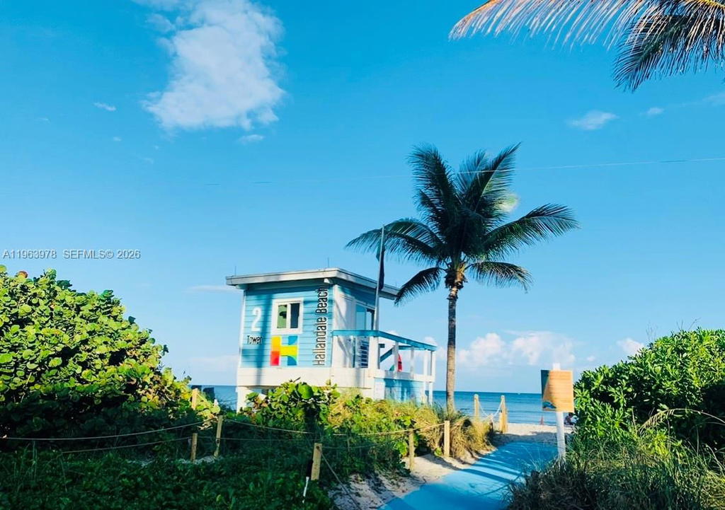 Real estate property located at 410 2nd St #210, Broward, Fourth Gulfstream Garden, Hallandale Beach, FL