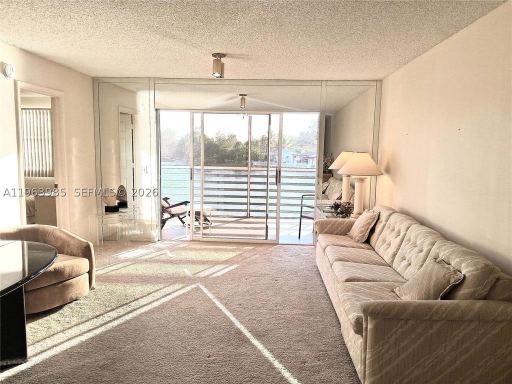 Real estate property located at 10456 24th Pl #206, Broward, Sunrise Lakes 210 Condo, Sunrise, FL