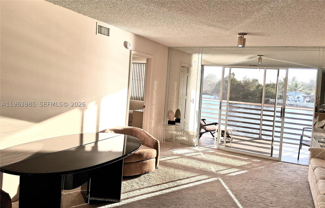 Real estate property located at 10456 24th Pl #206, Broward, Sunrise Lakes 210 Condo, Sunrise, FL