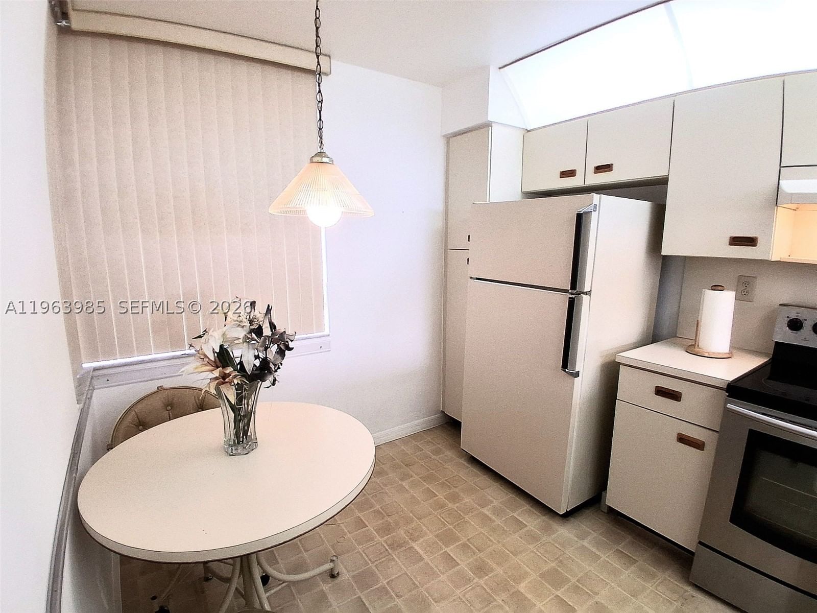 Real estate property located at 10456 24th Pl #206, Broward, Sunrise Lakes 210 Condo, Sunrise, FL