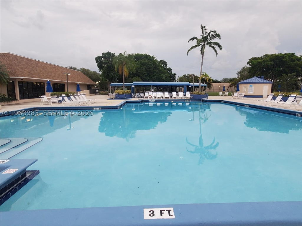Real estate property located at 10456 24th Pl #206, Broward, Sunrise Lakes 210 Condo, Sunrise, FL