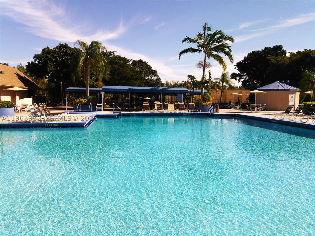Real estate property located at 10456 24th Pl #206, Broward, Sunrise Lakes 210 Condo, Sunrise, FL