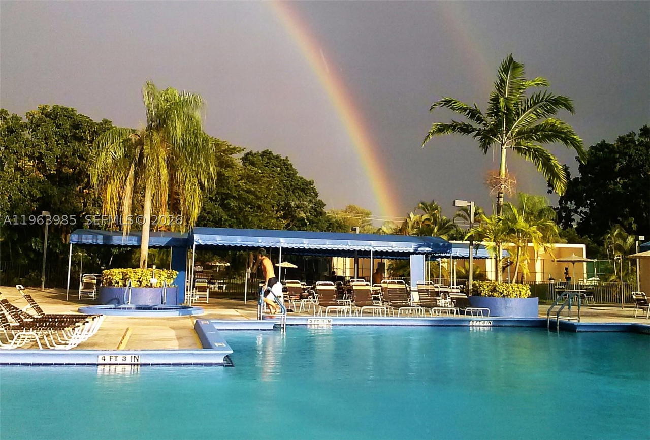 Real estate property located at 10456 24th Pl #206, Broward, Sunrise Lakes 210 Condo, Sunrise, FL