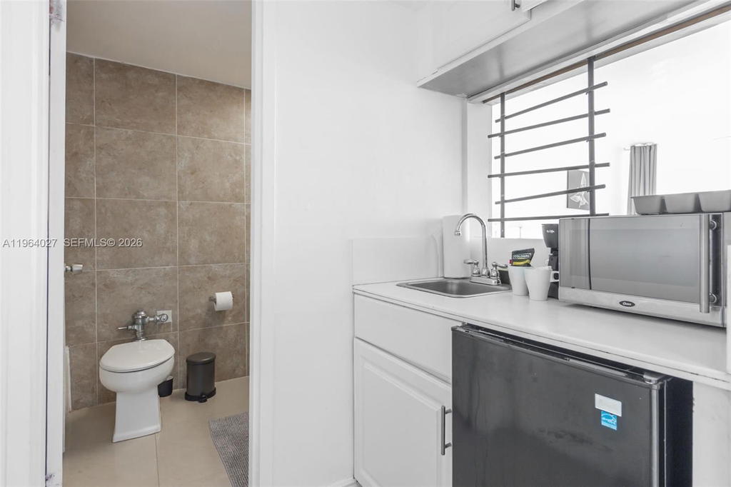 Real estate property located at 5445 Collins Ave #1623, Miami-dade, Castle Beach Club Condo, Miami Beach, FL