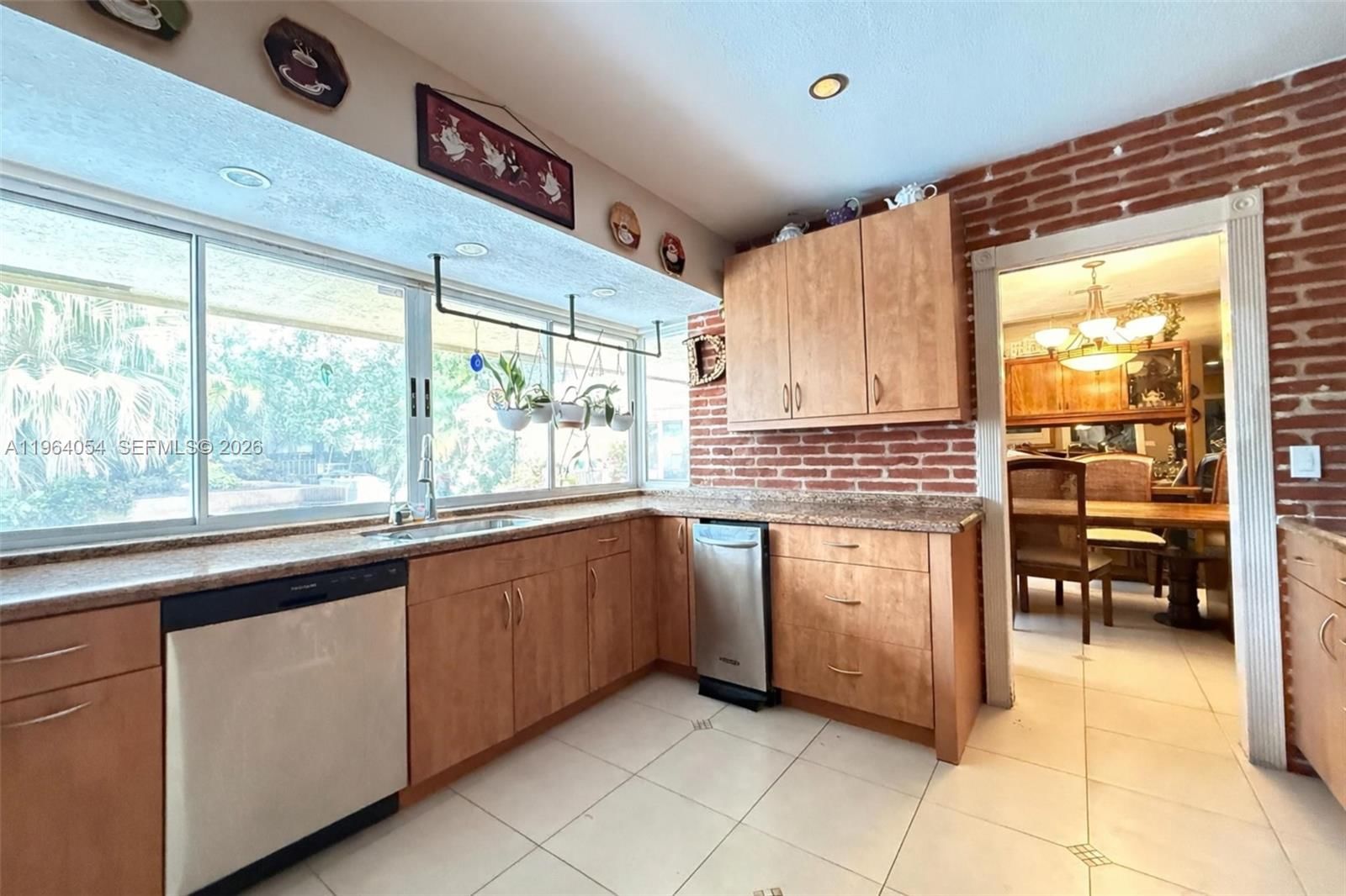 Real estate property located at 9761 148th St, Miami-dade, Palmetto Pines Estates, Miami, FL
