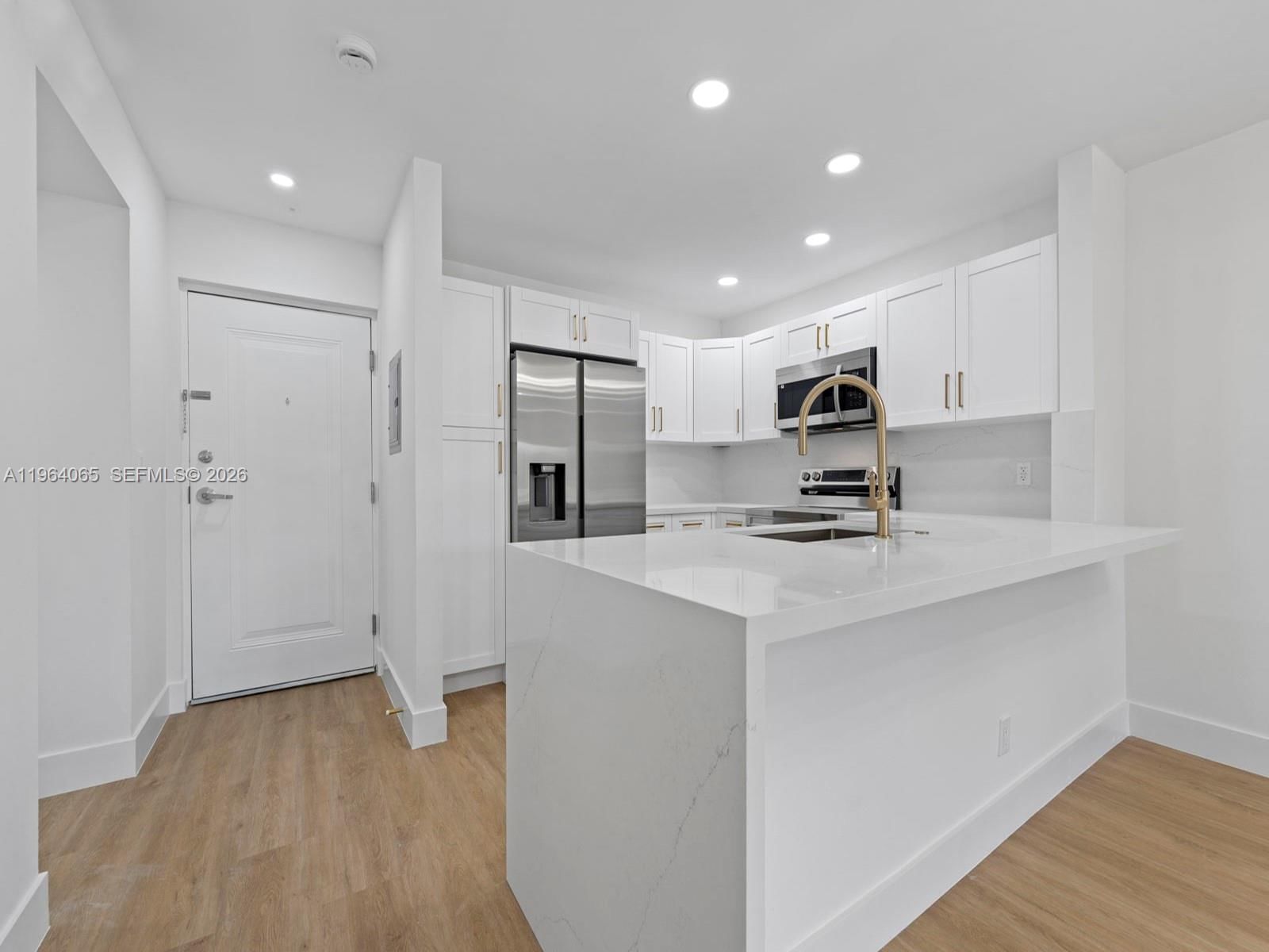 Real estate property located at 8101 Camino Real C-320, Miami-dade, Village Of Kings Creek Co, Miami, FL