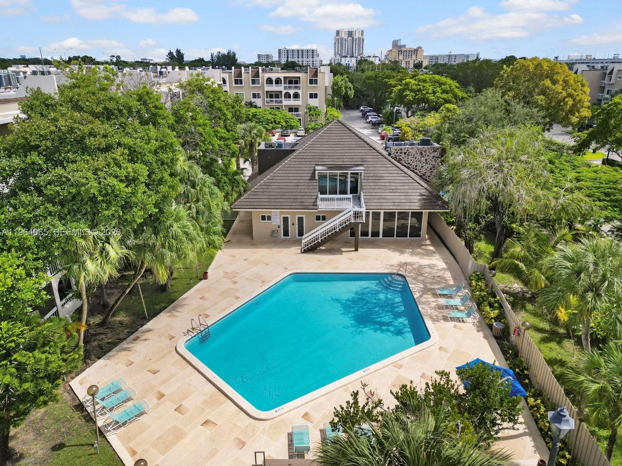 Real estate property located at 8101 Camino Real C-320, Miami-dade, Village Of Kings Creek Co, Miami, FL