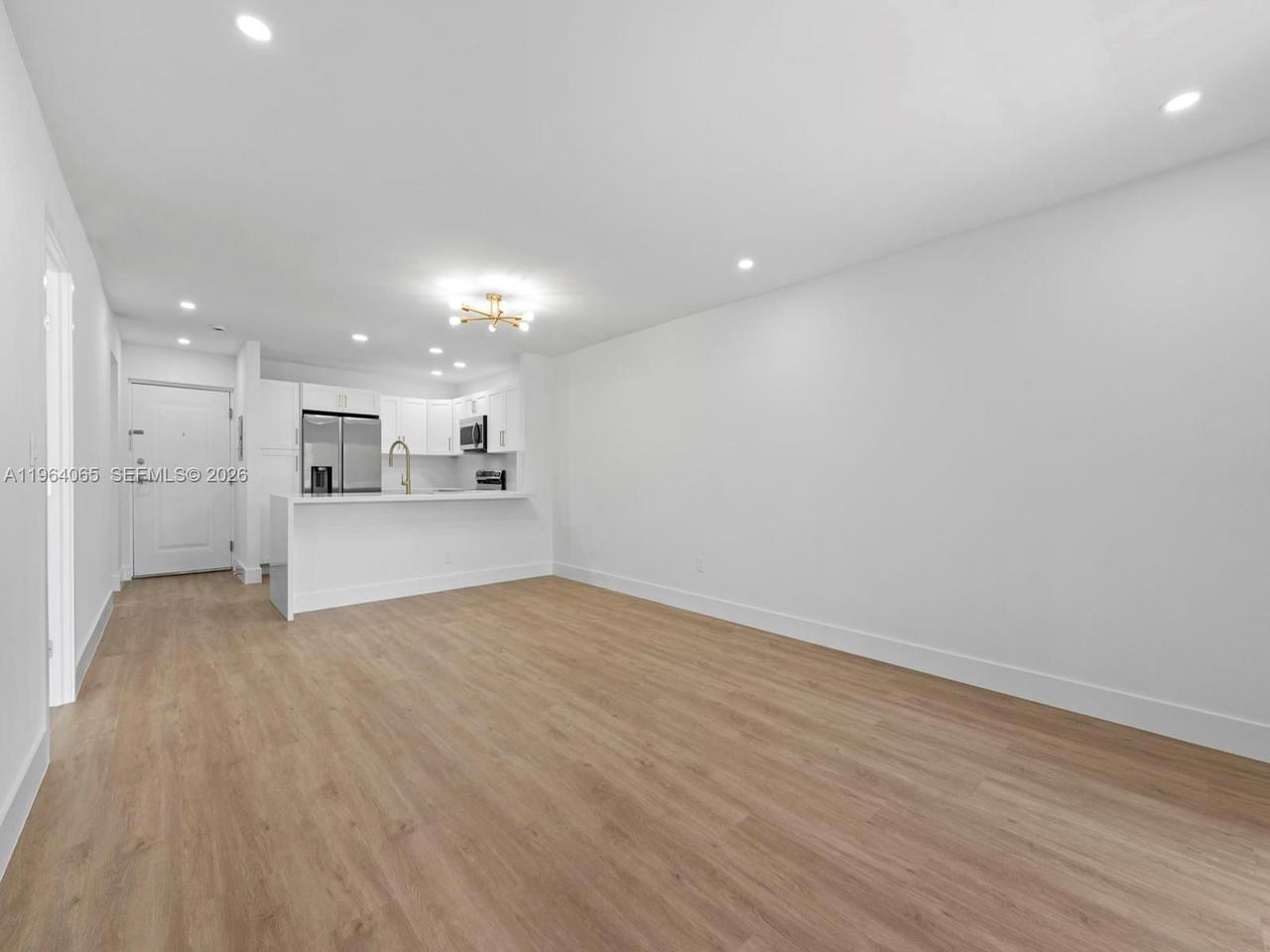 Real estate property located at 8101 Camino Real C-320, Miami-dade, Village Of Kings Creek Co, Miami, FL