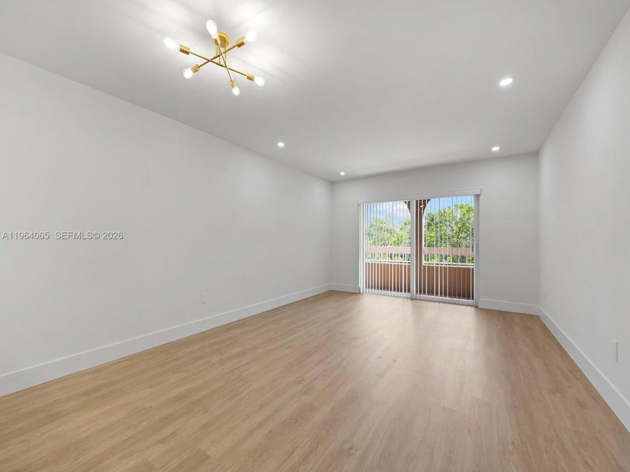 Real estate property located at 8101 Camino Real C-320, Miami-dade, Village Of Kings Creek Co, Miami, FL