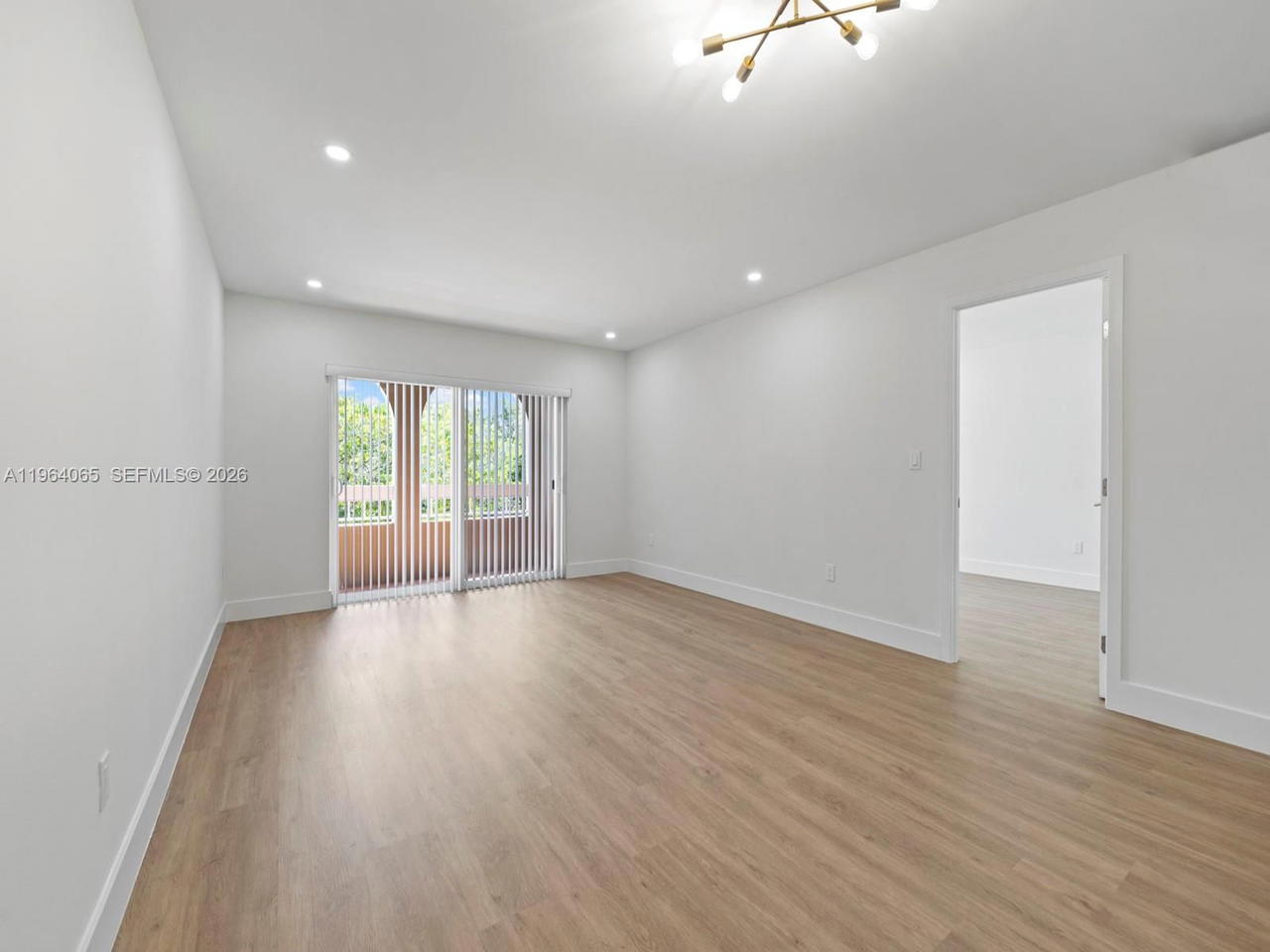 Real estate property located at 8101 Camino Real C-320, Miami-dade, Village Of Kings Creek Co, Miami, FL