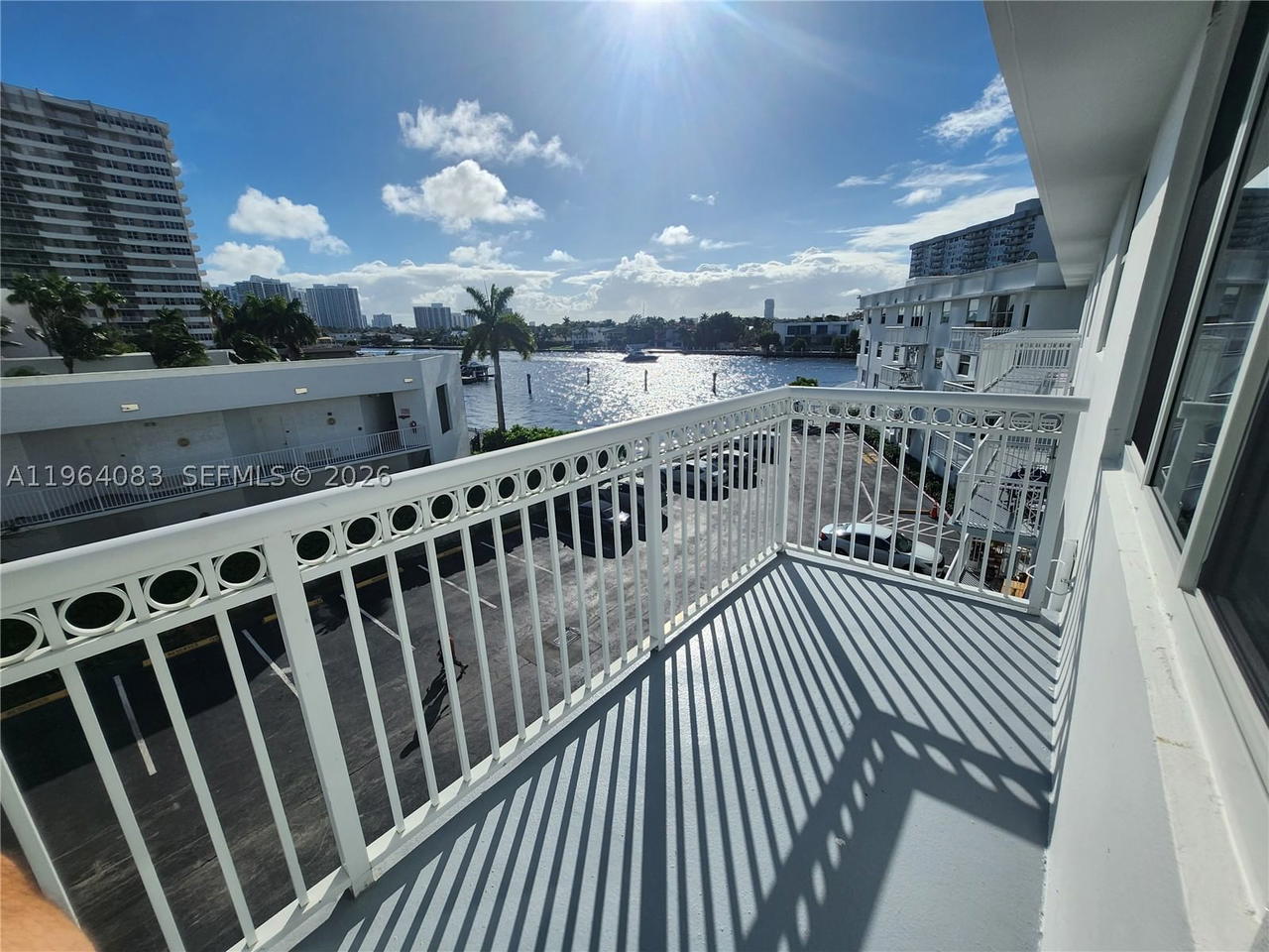 Real estate property located at 1913 Ocean Dr #423, Broward, Chelsea Bayview Condo, Hallandale Beach, FL