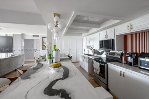 Real estate property located at 3910 Crystal Lake Dr #401, Broward, Villa Lago Condo Apts, Deerfield Beach, FL