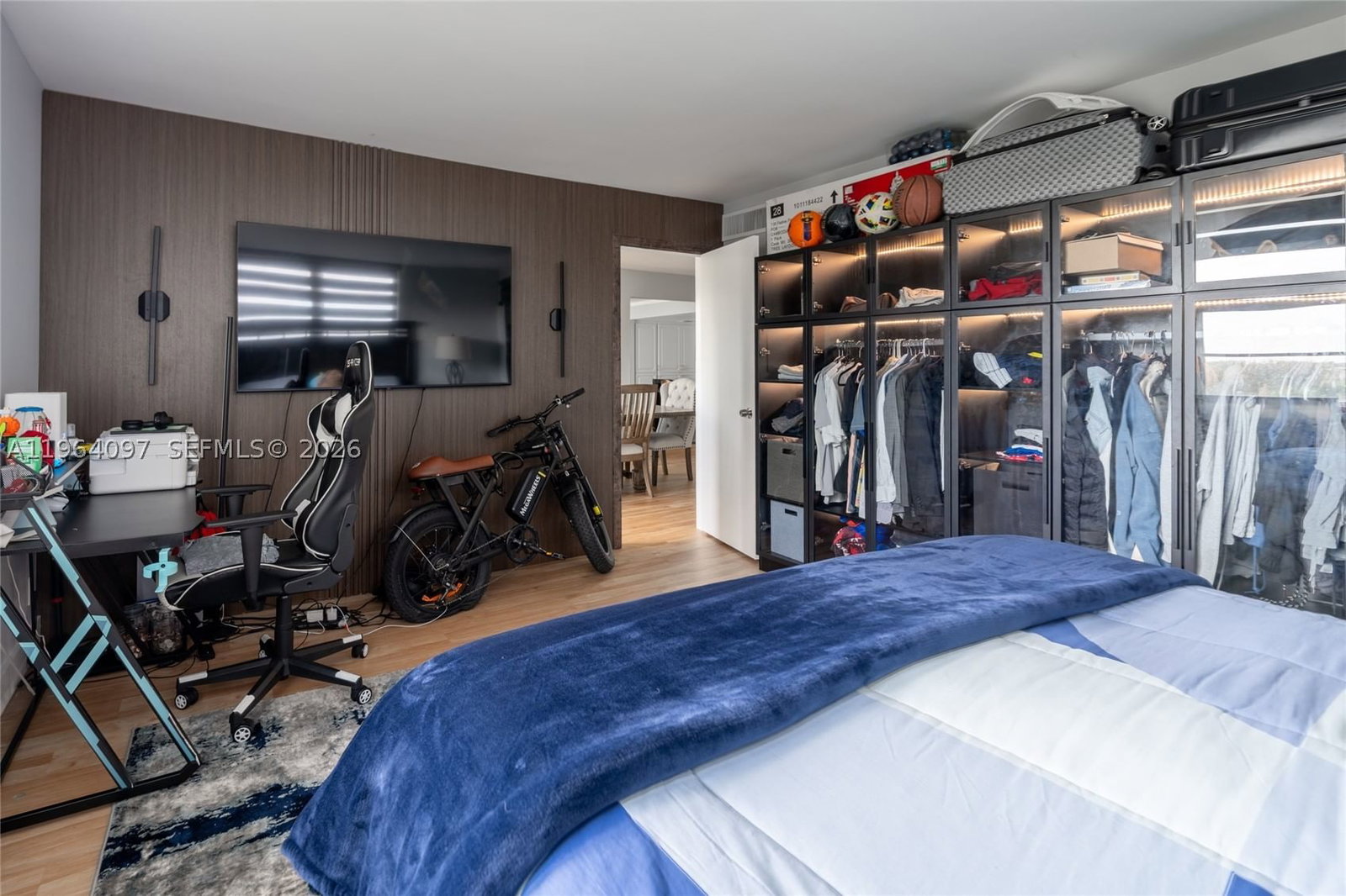 Real estate property located at 3910 Crystal Lake Dr #401, Broward, Villa Lago Condo Apts, Deerfield Beach, FL