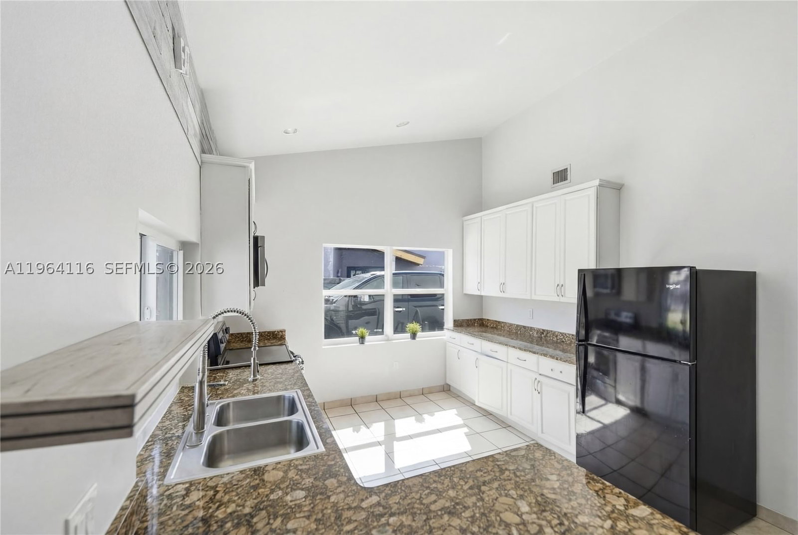 Real estate property located at 16794 Royal Poinciana Dr, Broward, Bonaventure Lakes Add 2, Weston, FL