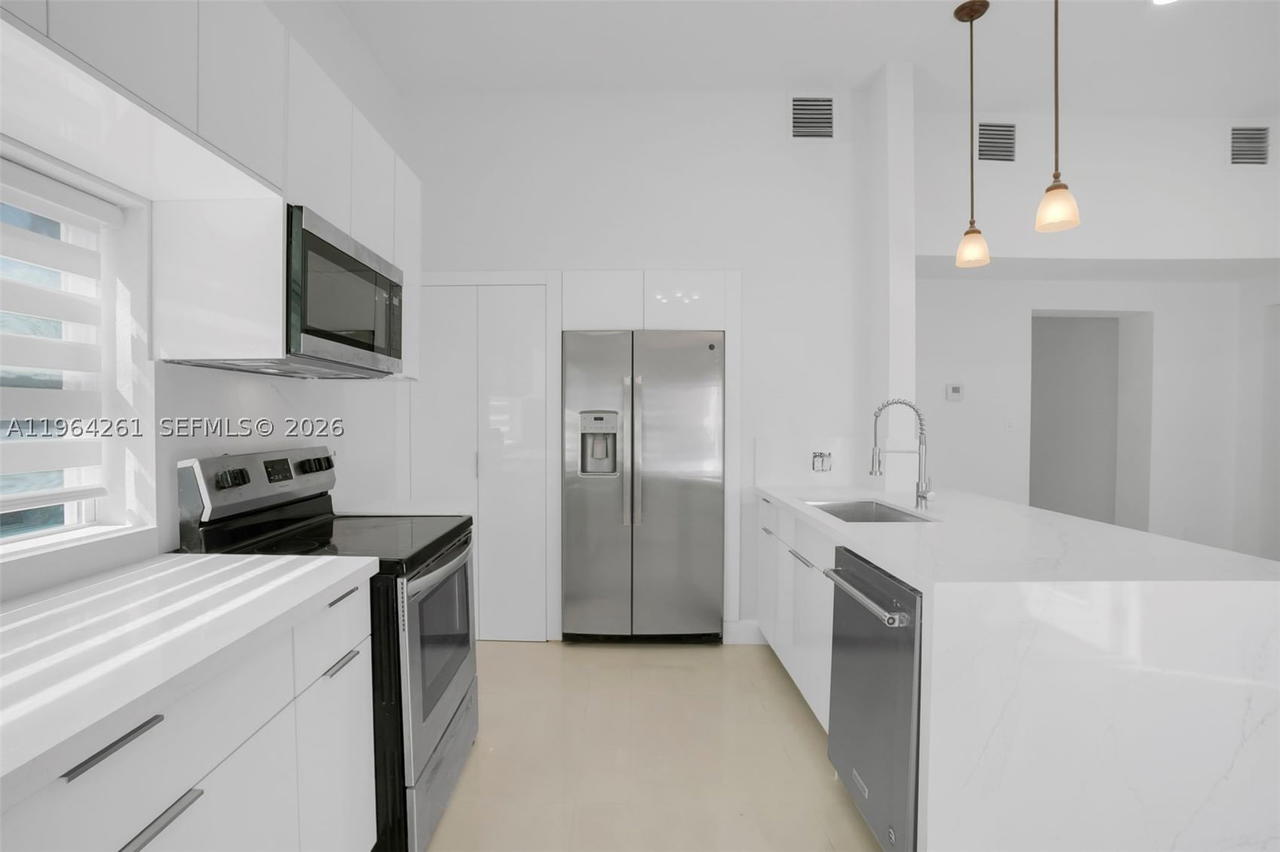 Real estate property located at 1820 25th Ave, Miami-dade, Grapeland, Miami, FL