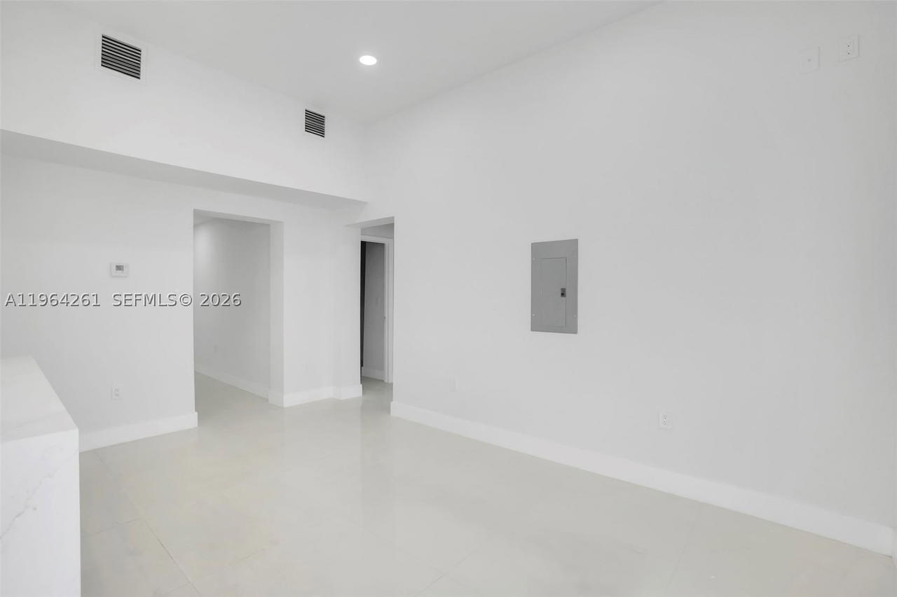 Real estate property located at 1820 25th Ave, Miami-dade, Grapeland, Miami, FL
