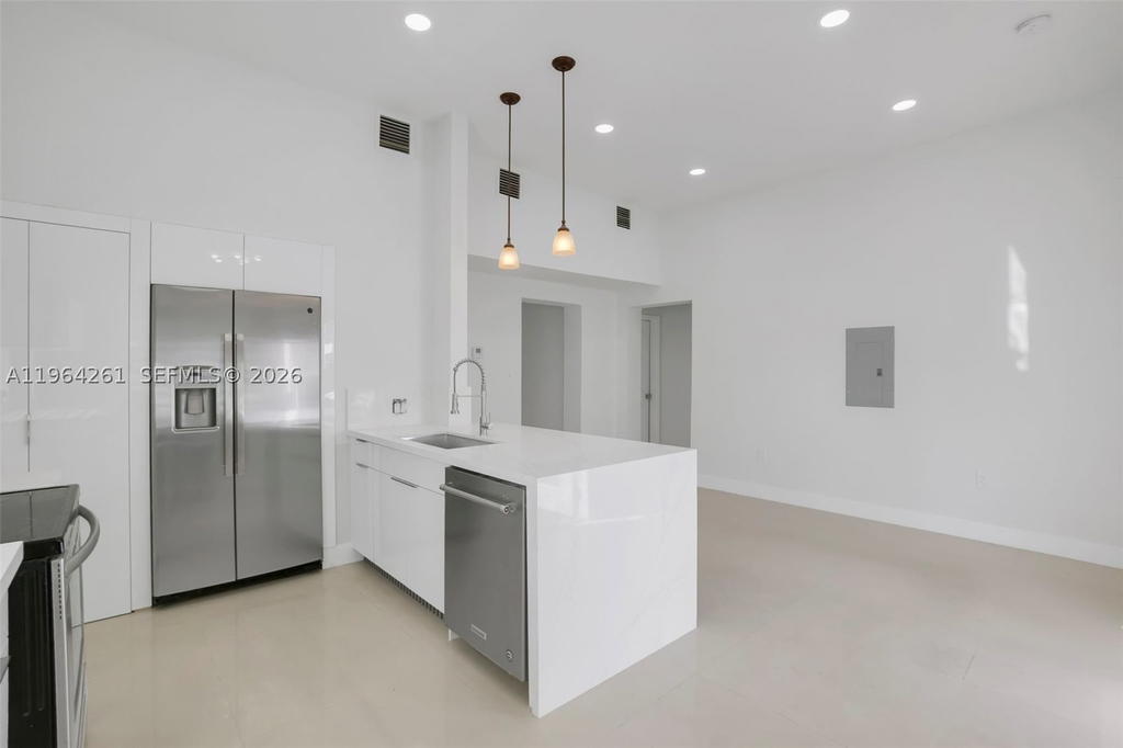 Real estate property located at 1820 25th Ave, Miami-dade, Grapeland, Miami, FL