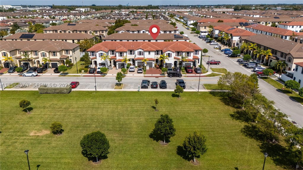 Real estate property located at 3419 105th Pl, Miami-dade, Aquabella Section Two, Hialeah, FL
