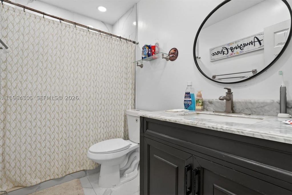 Real estate property located at 1110 204th Ter, Miami-dade, Lucky Star Estates, Miami, FL