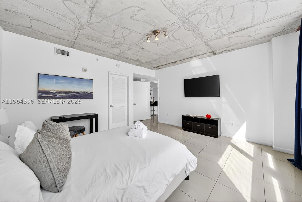 Real estate property located at 3250 1st Ave #502, Miami-dade, Midblock Miami Condo, Miami, FL