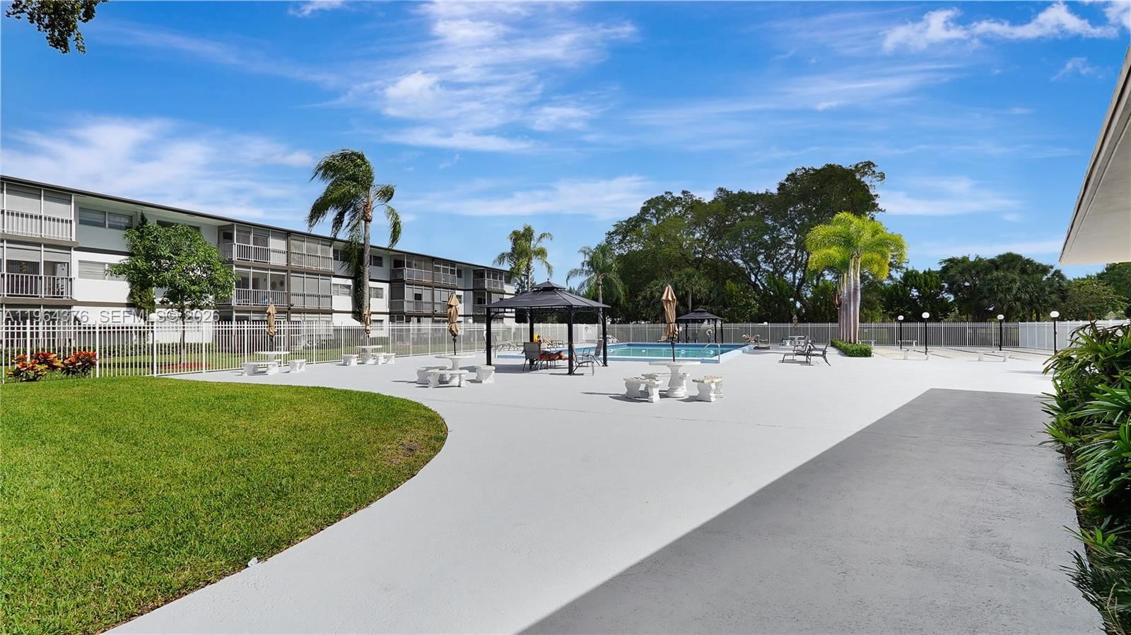 Real estate property located at 1101 Hillcrest Ct #103, Broward, Hillcrest Country Club Ap, Hollywood, FL