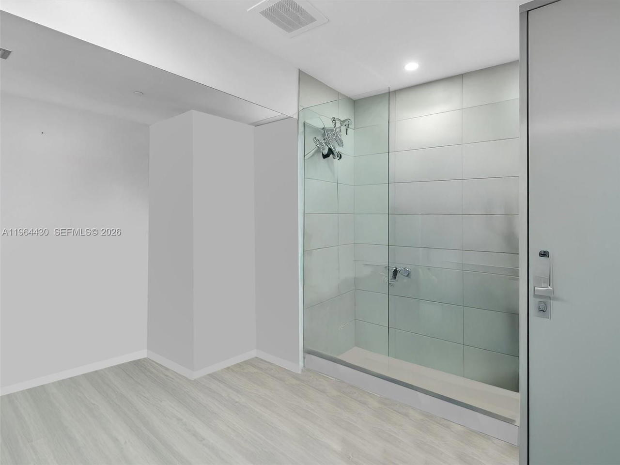 Real estate property located at 2900 7th Ave #3307, Miami-dade, Biscayne Beach Condo, Miami, FL