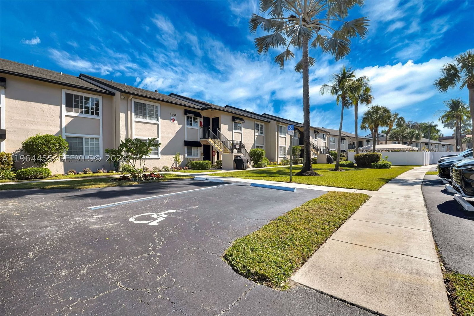 Real estate property located at 4040 Crystal Lake Dr #105, Broward, Ninth Green At Crystal La, Deerfield Beach, FL