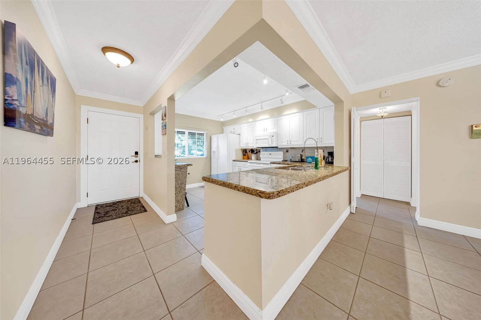 Real estate property located at 4040 Crystal Lake Dr #105, Broward, Ninth Green At Crystal La, Deerfield Beach, FL