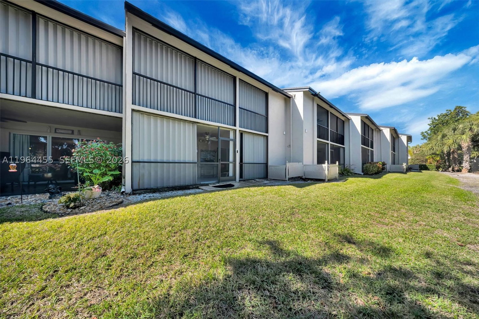 Real estate property located at 4040 Crystal Lake Dr #105, Broward, Ninth Green At Crystal La, Deerfield Beach, FL