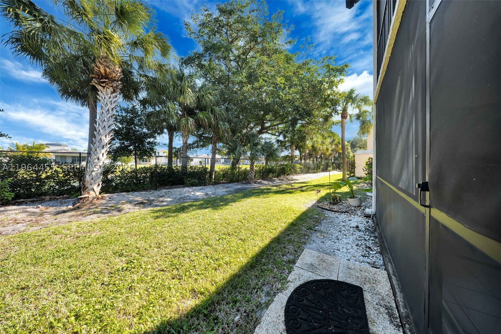 Real estate property located at 4040 Crystal Lake Dr #105, Broward, Ninth Green At Crystal La, Deerfield Beach, FL