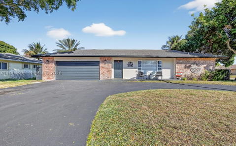 Real estate property located at 9401 81st Ct, Broward, Westwood Community 5, Tamarac, FL