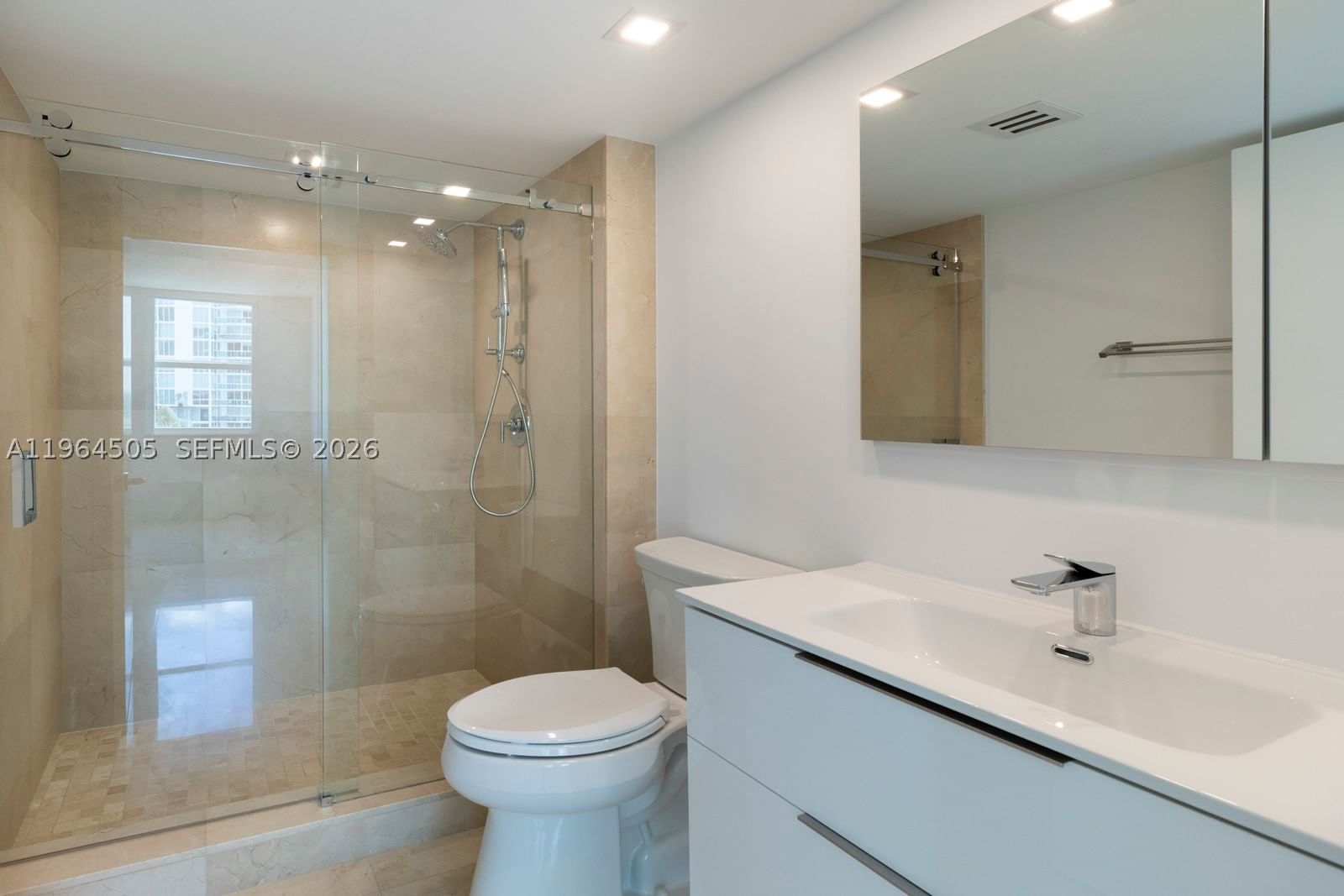 Real estate property located at 90 Alton Rd #902, Miami-dade, Yacht Club At Portofino C, Miami Beach, FL