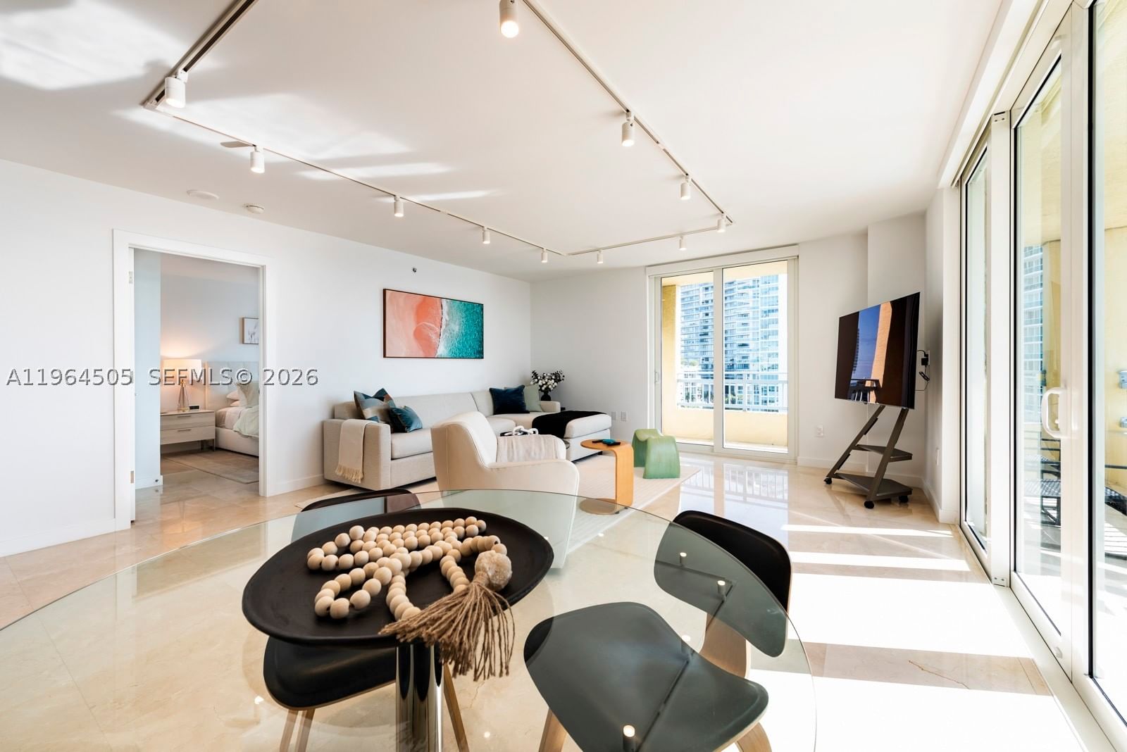 Real estate property located at 90 Alton Rd #902, Miami-dade, Yacht Club At Portofino C, Miami Beach, FL