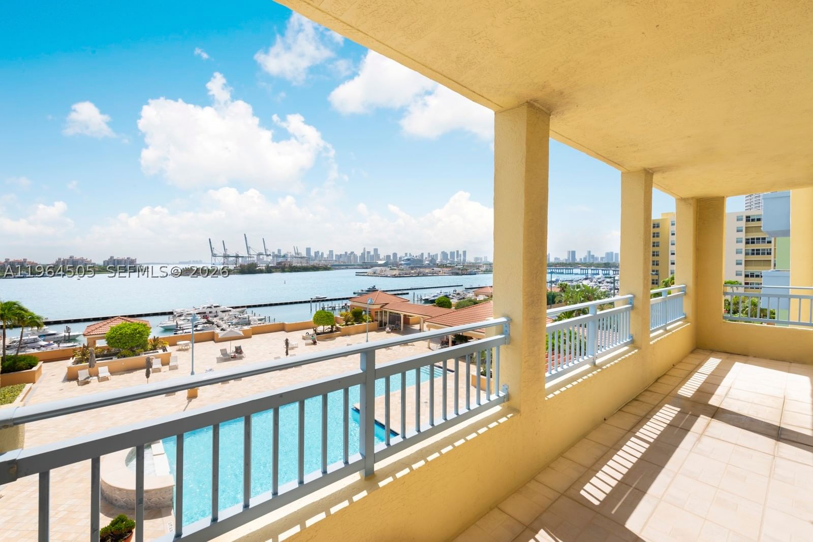 Real estate property located at 90 Alton Rd #902, Miami-dade, Yacht Club At Portofino C, Miami Beach, FL