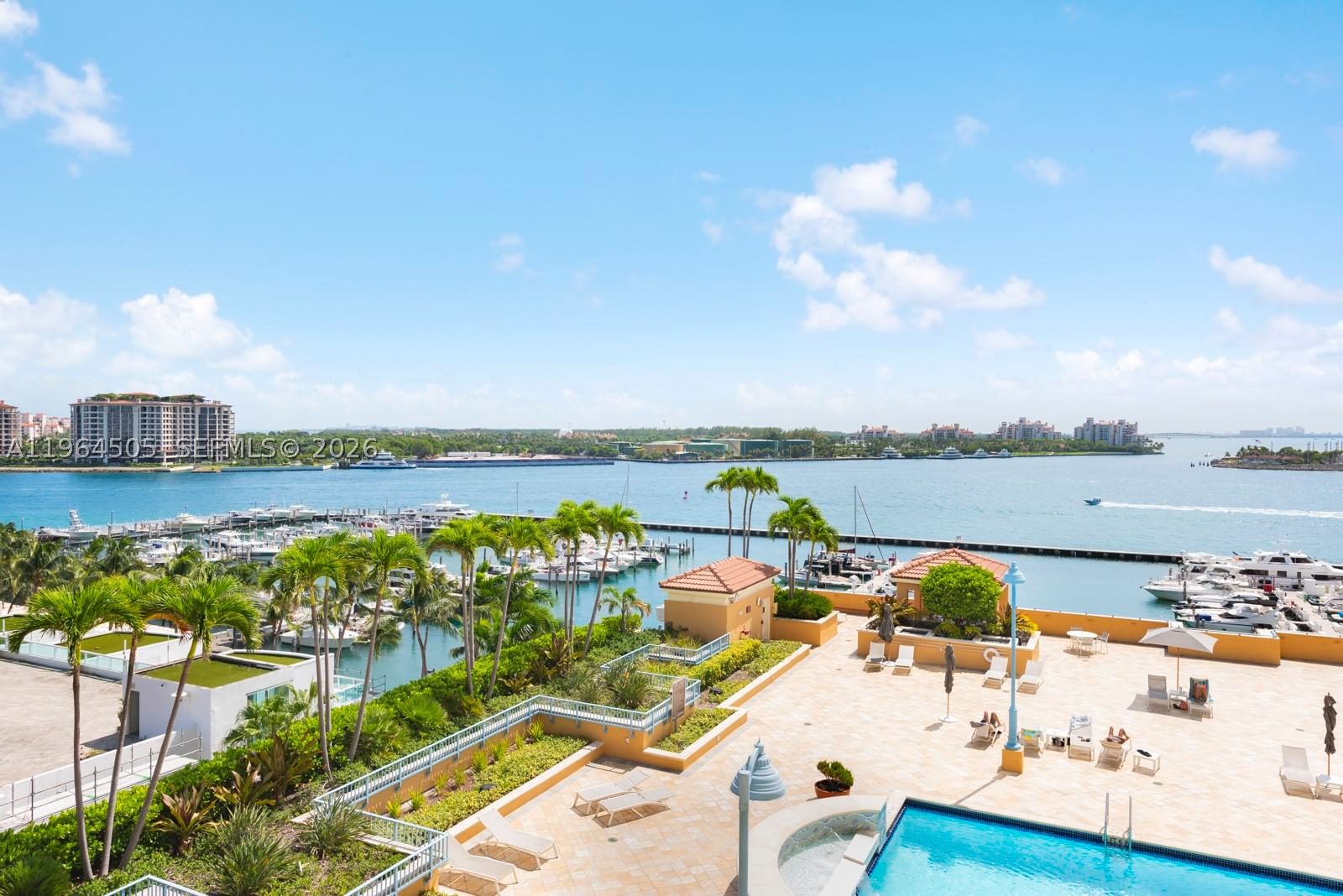 Real estate property located at 90 Alton Rd #902, Miami-dade, Yacht Club At Portofino C, Miami Beach, FL