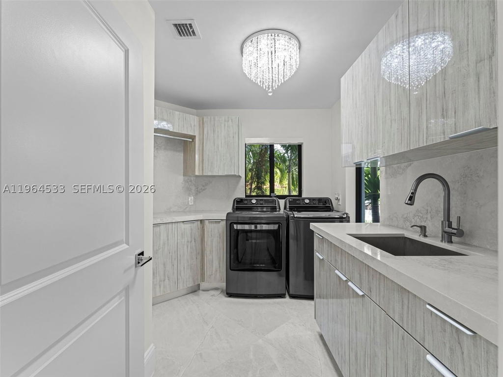 Real estate property located at 6180 Pine Tree Dr, Miami-dade, Beach View Addn, Miami Beach, FL