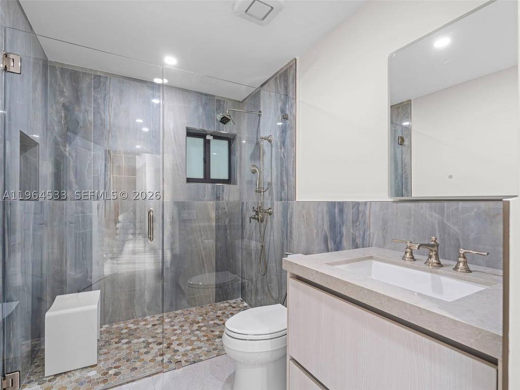 Real estate property located at 6180 Pine Tree Dr, Miami-dade, Beach View Addn, Miami Beach, FL