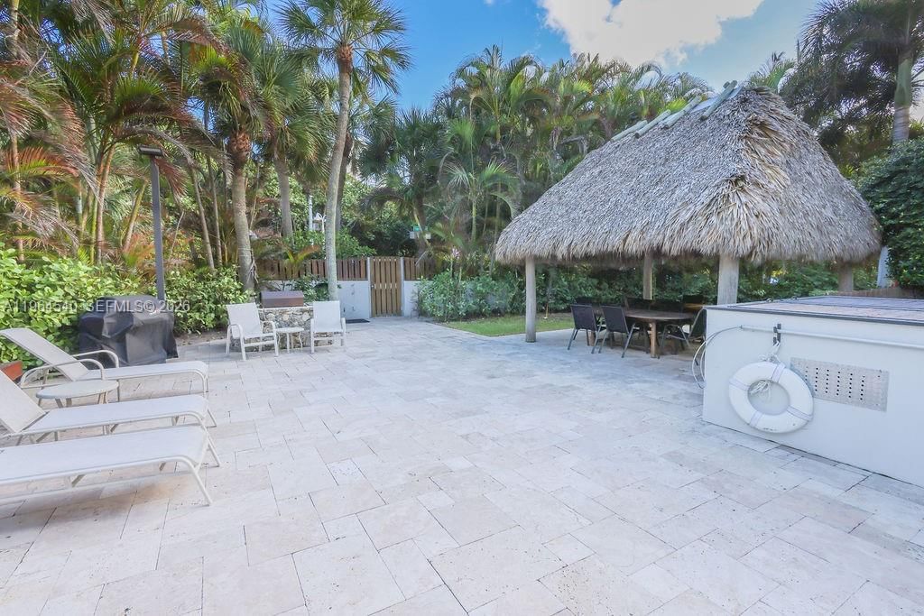 Real estate property located at 4201 Ocean Dr #304, Broward, North Beach Condo, Hollywood, FL