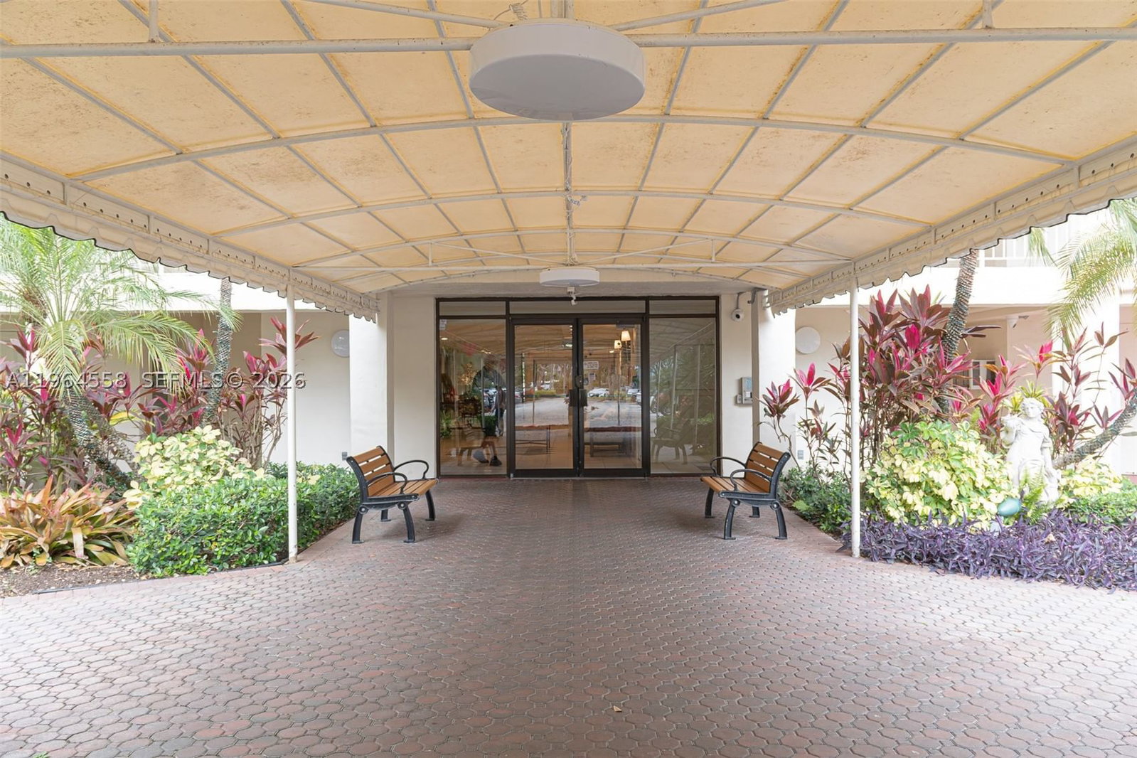 Real estate property located at 3051 Course Dr #107, Broward, No 40 Palm-aire Country C, Pompano Beach, FL