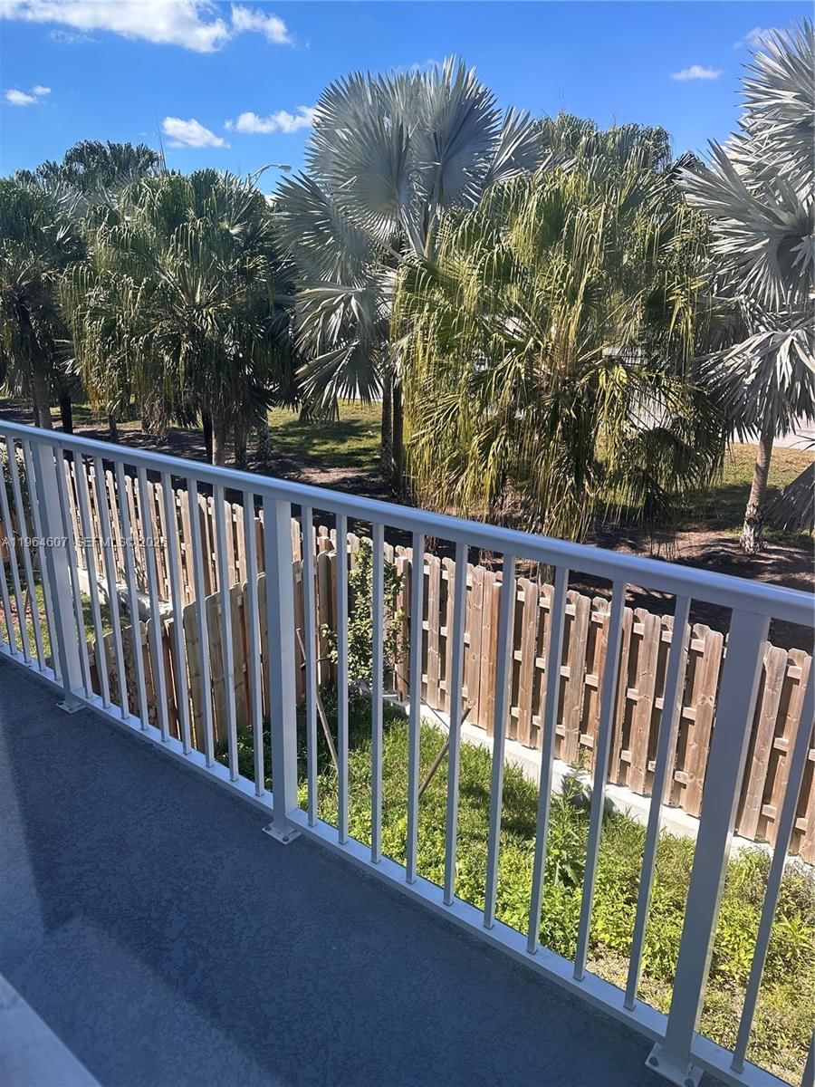Real estate property located at 623 13th St Cir, Miami-dade, Miami Land And Developmen, Homestead, FL