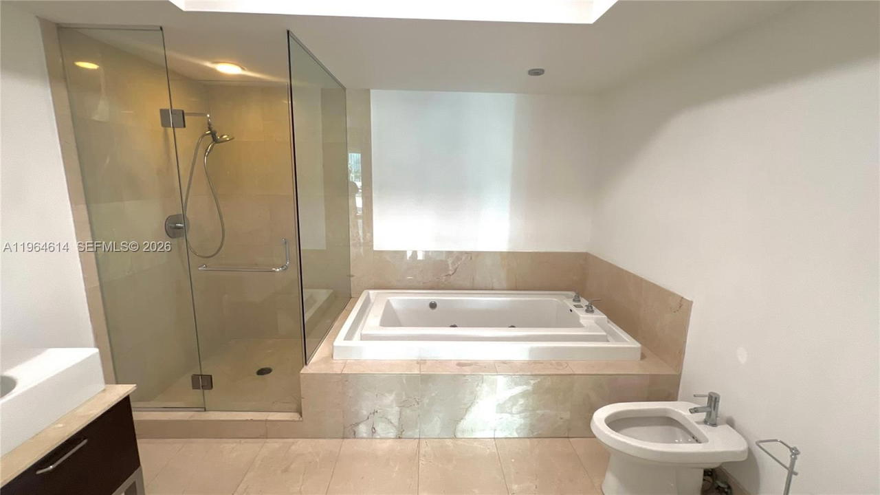 Real estate property located at 218 14th St #1504, Miami-dade, The Emerald At Brickell C, Miami, FL